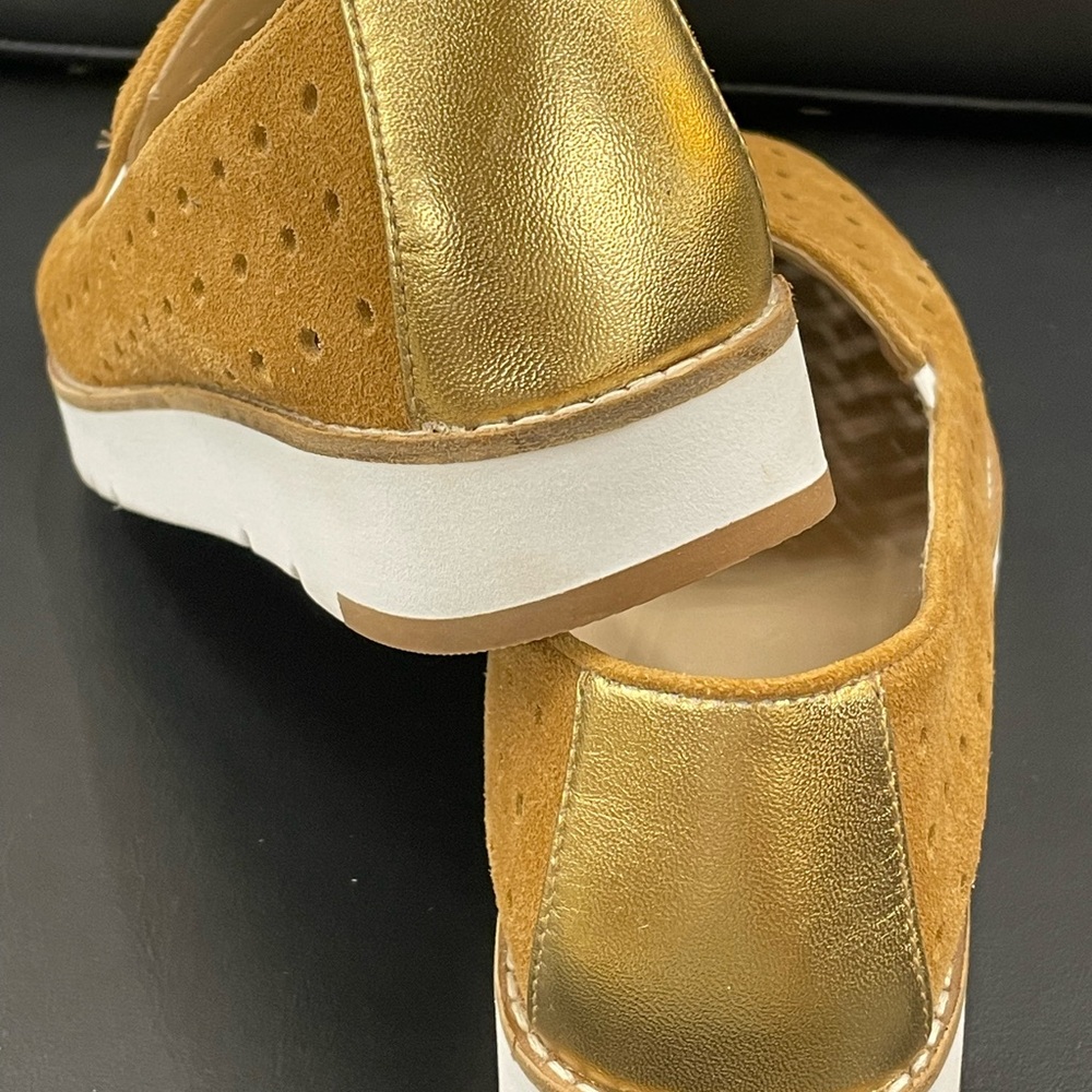 Johnston & Murphy Penelope Tan Slip-on with Perforated Design - Picture 5 of 6
